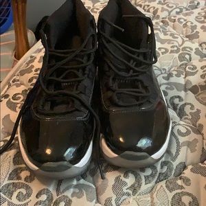 Jordan 11 space jam good condition size 8.5